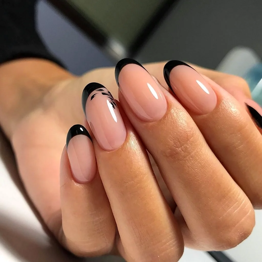 Френч маникюр