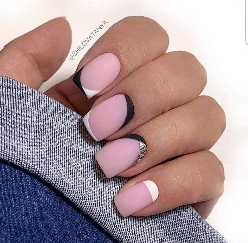 Матовый маникюр