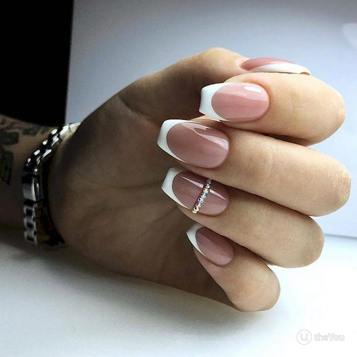 Френч на ногтях квадратной формы