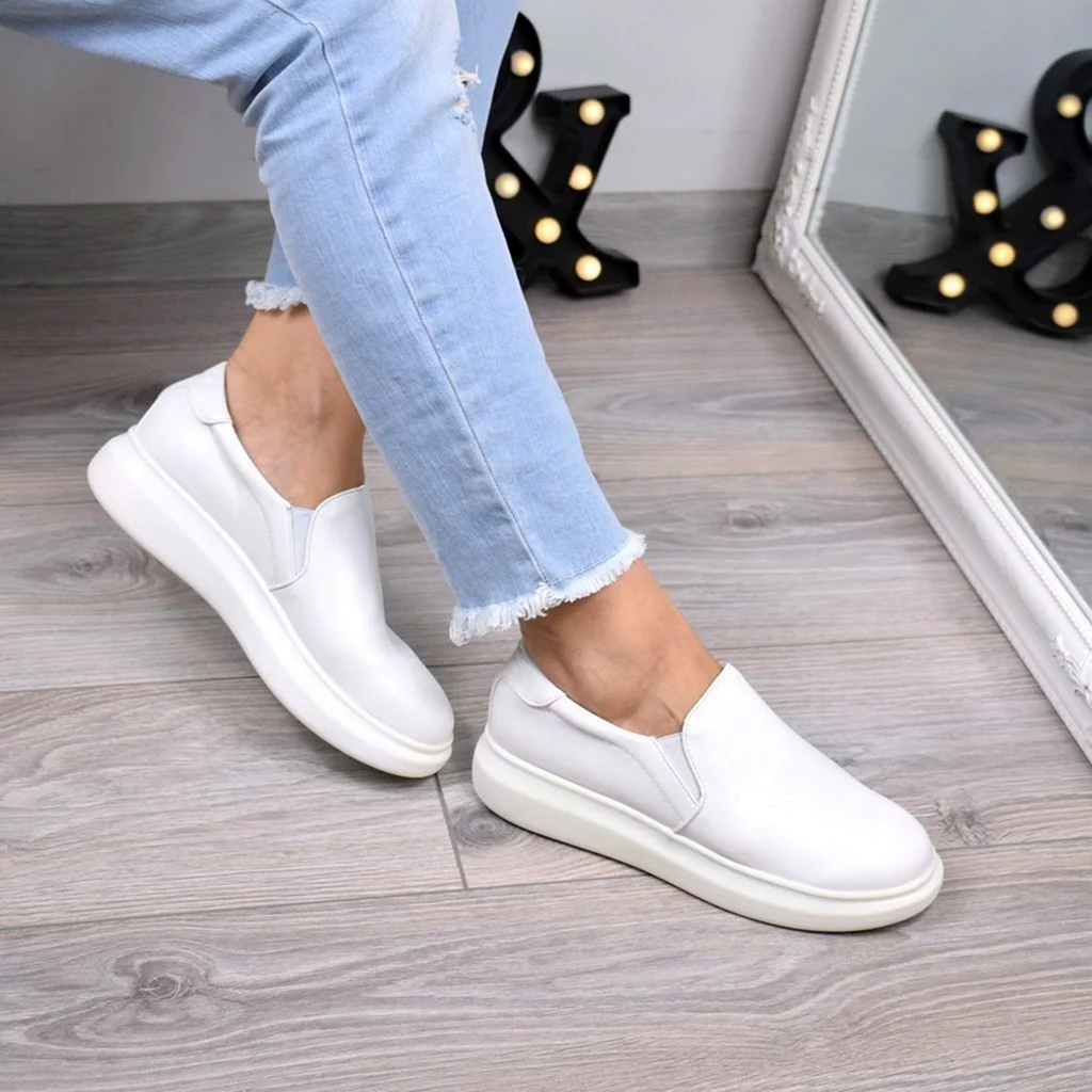 Кроссовки-слипоны валберис