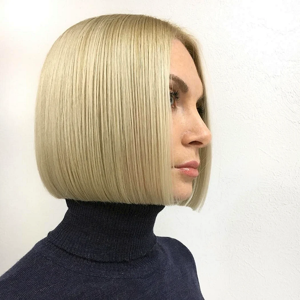 Каре Блант Боб 2020 блонд