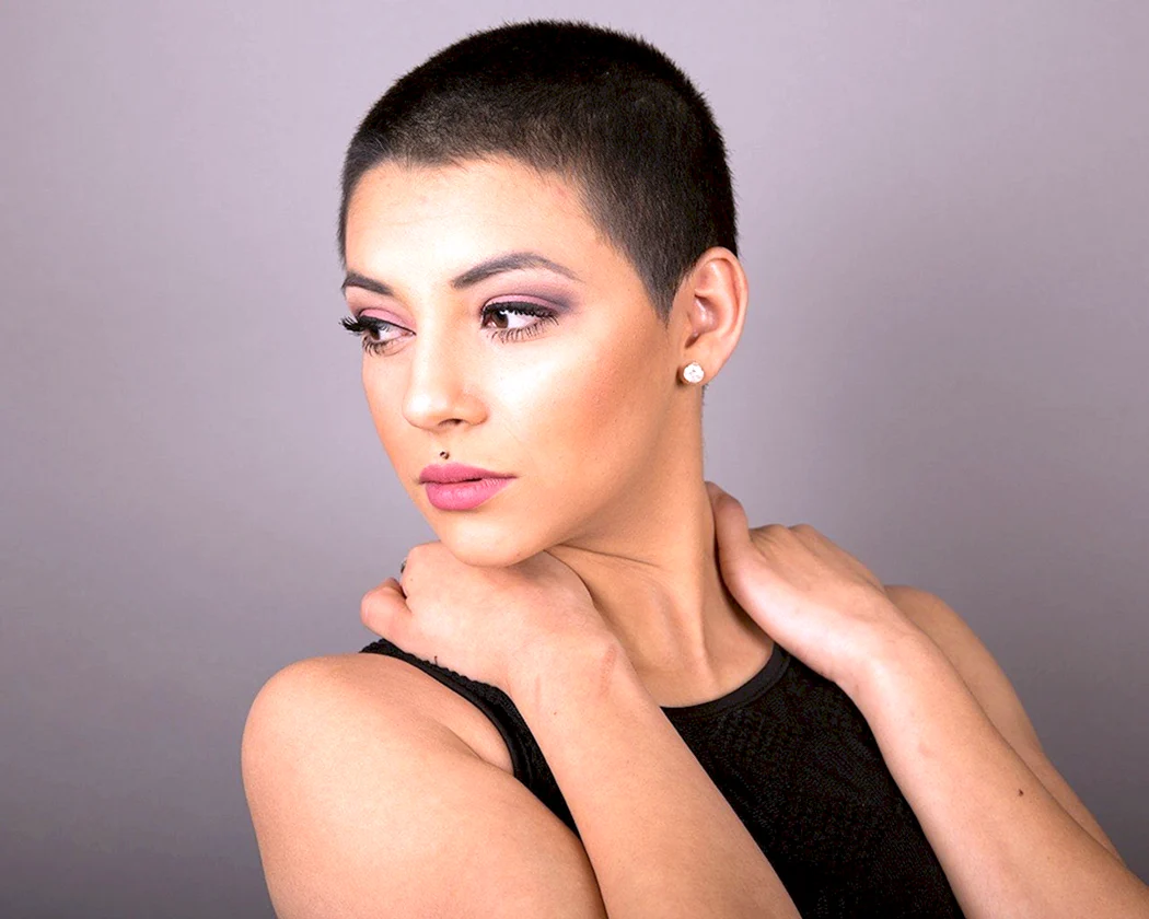 Нина ВЫДРИЦ лысая