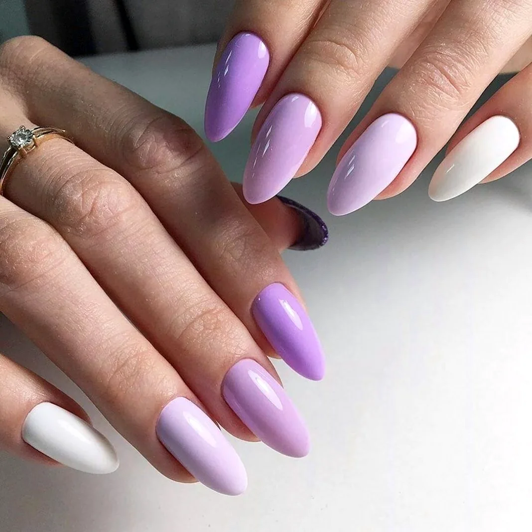 Лавандовые ногти 2021 миндаль