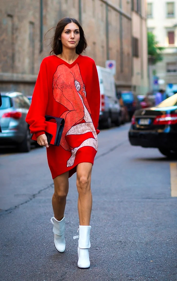 Красное платье стритстайл