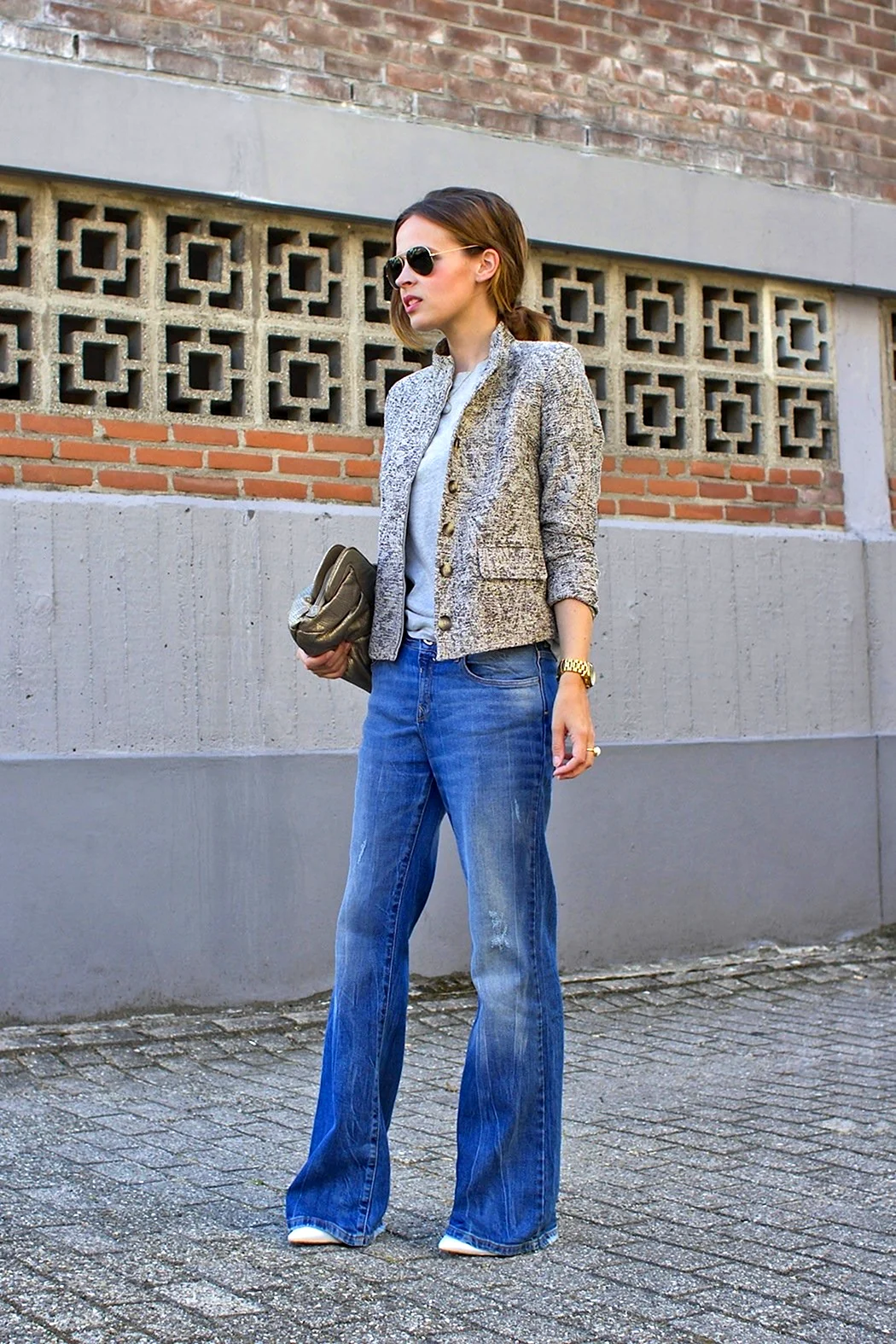 Широкие джинсы с пиджаком