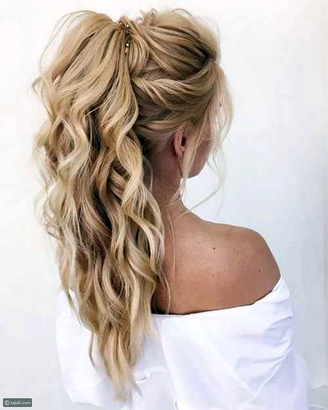 Прическа хвост с локонами