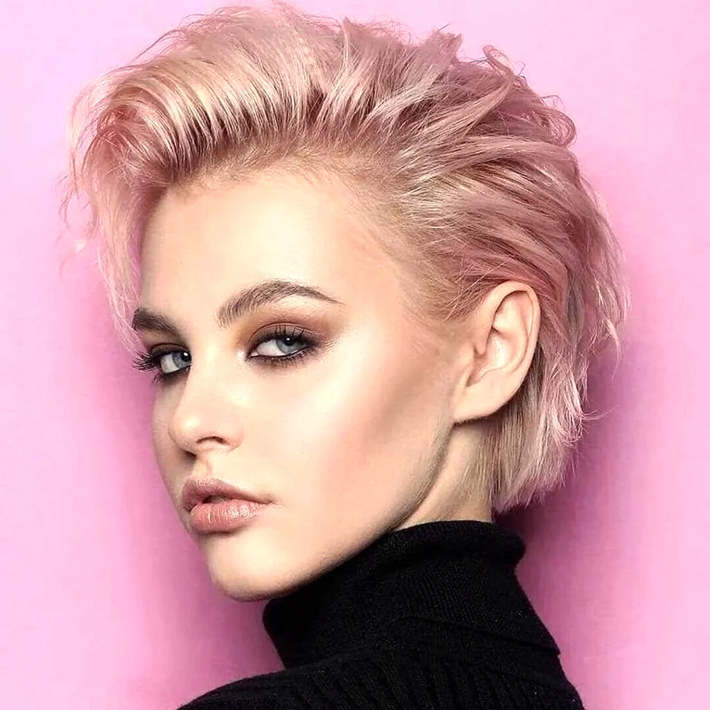 Стрижки женские