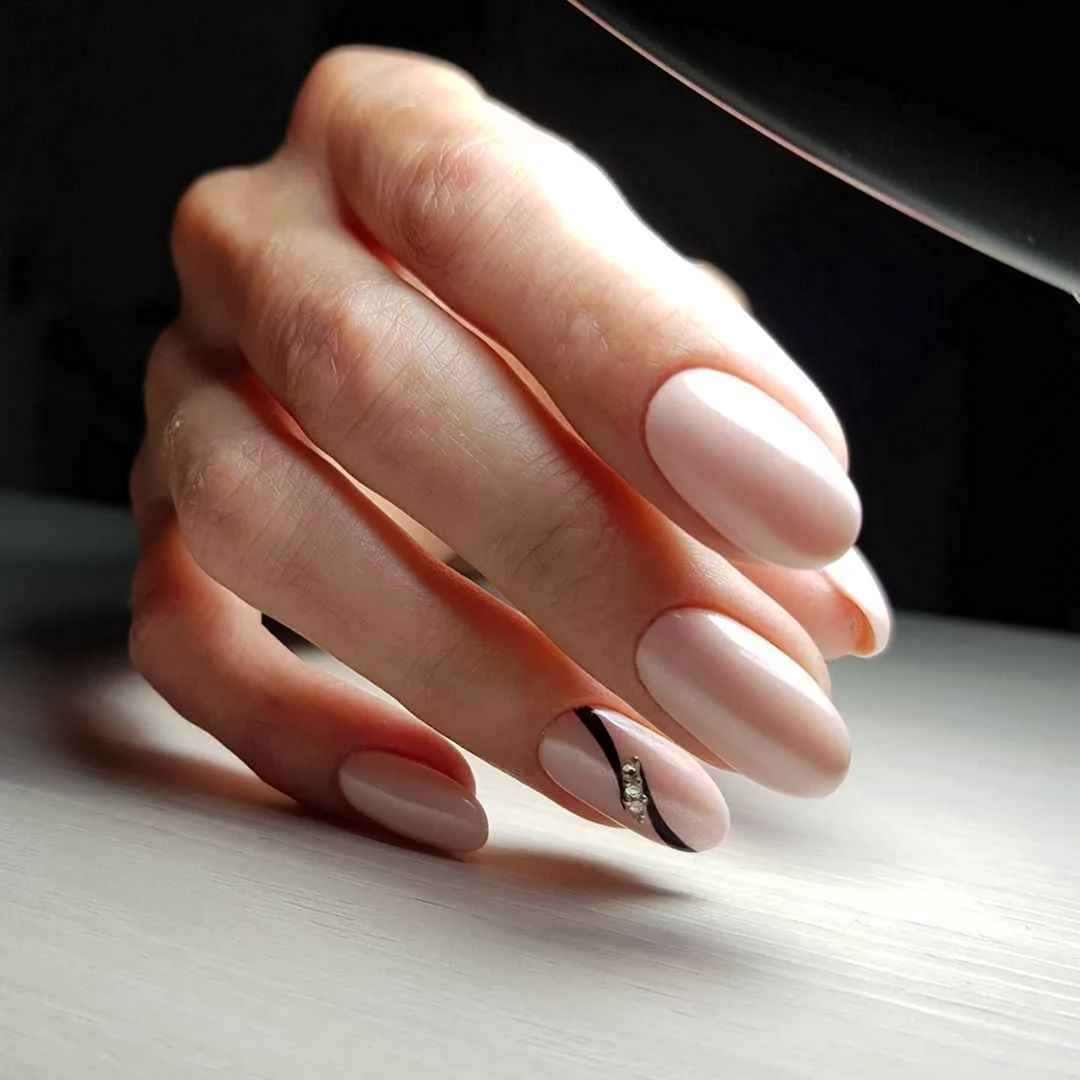 Пудровый маникюр 2020