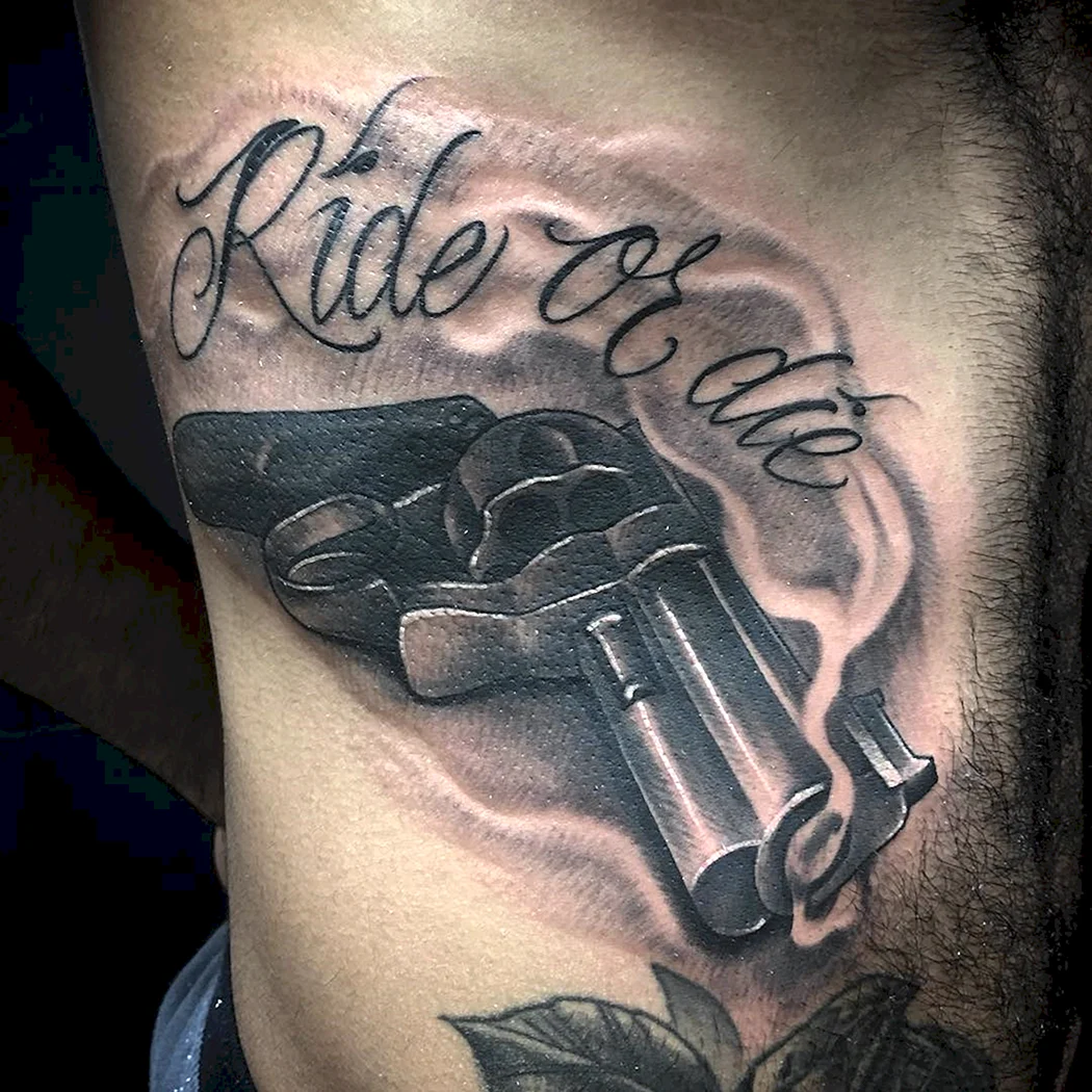 Татуировка пистолет