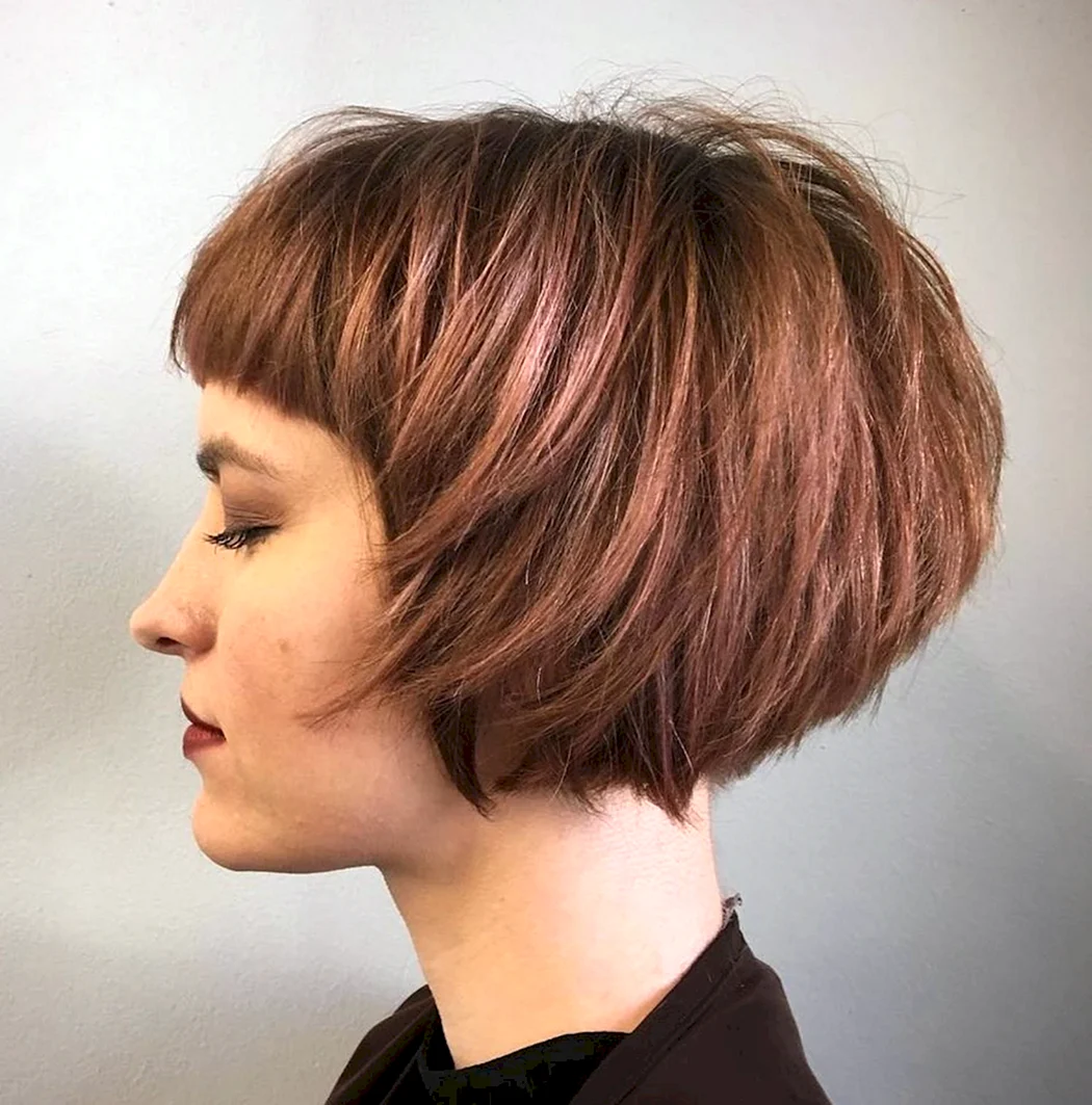 Стрижка Боб градуированный укороченный