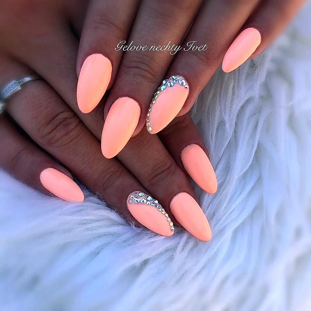 Ноготочки миндаль персик