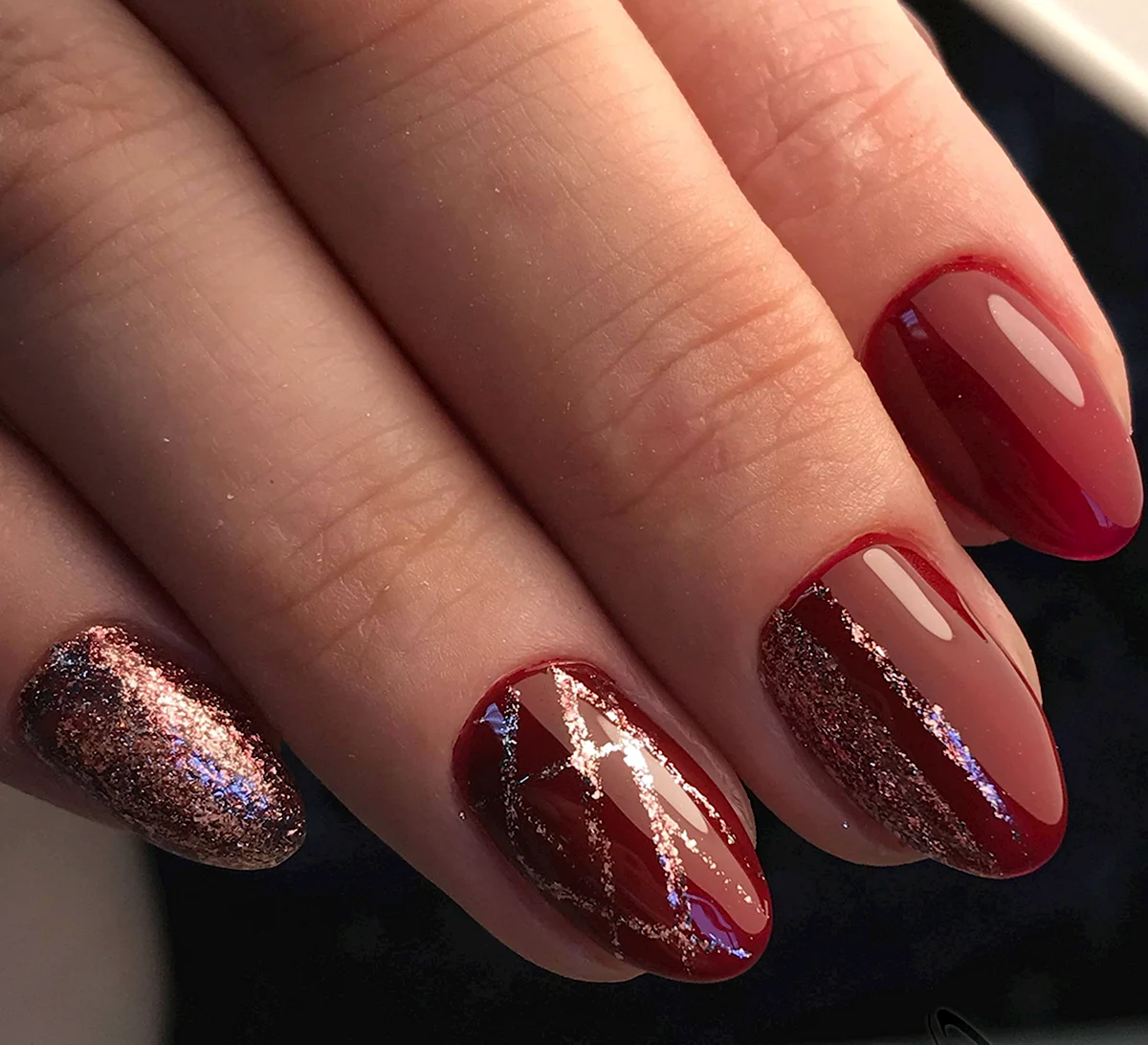 Бордовый маникюр