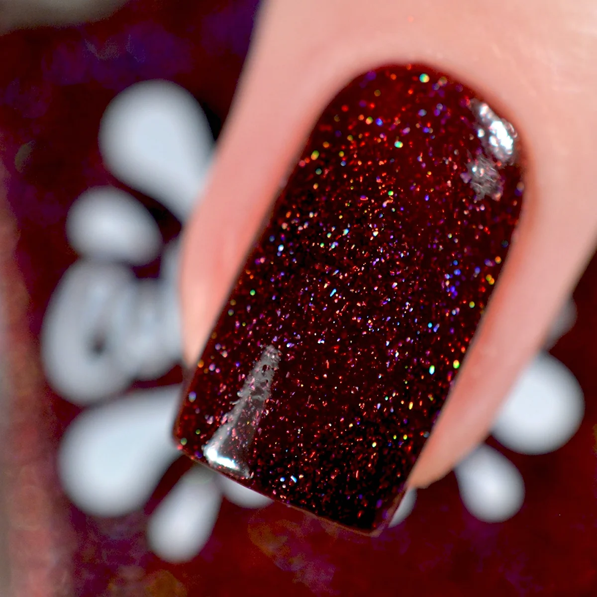 Бордовые ногти с блестками