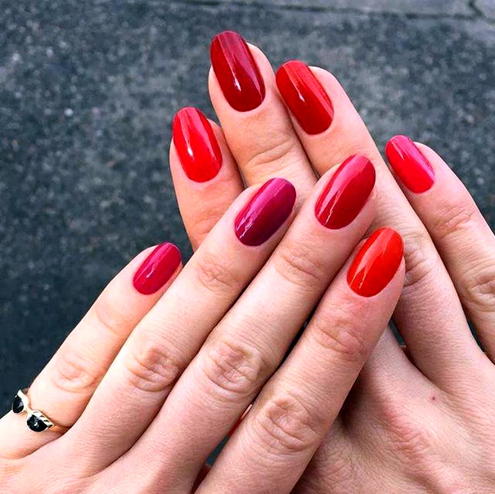 Однотонный маникюр