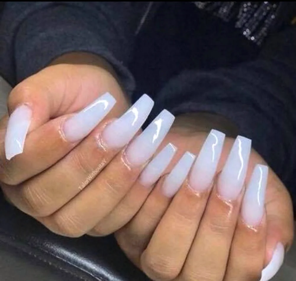 Белые нарощенные ногти