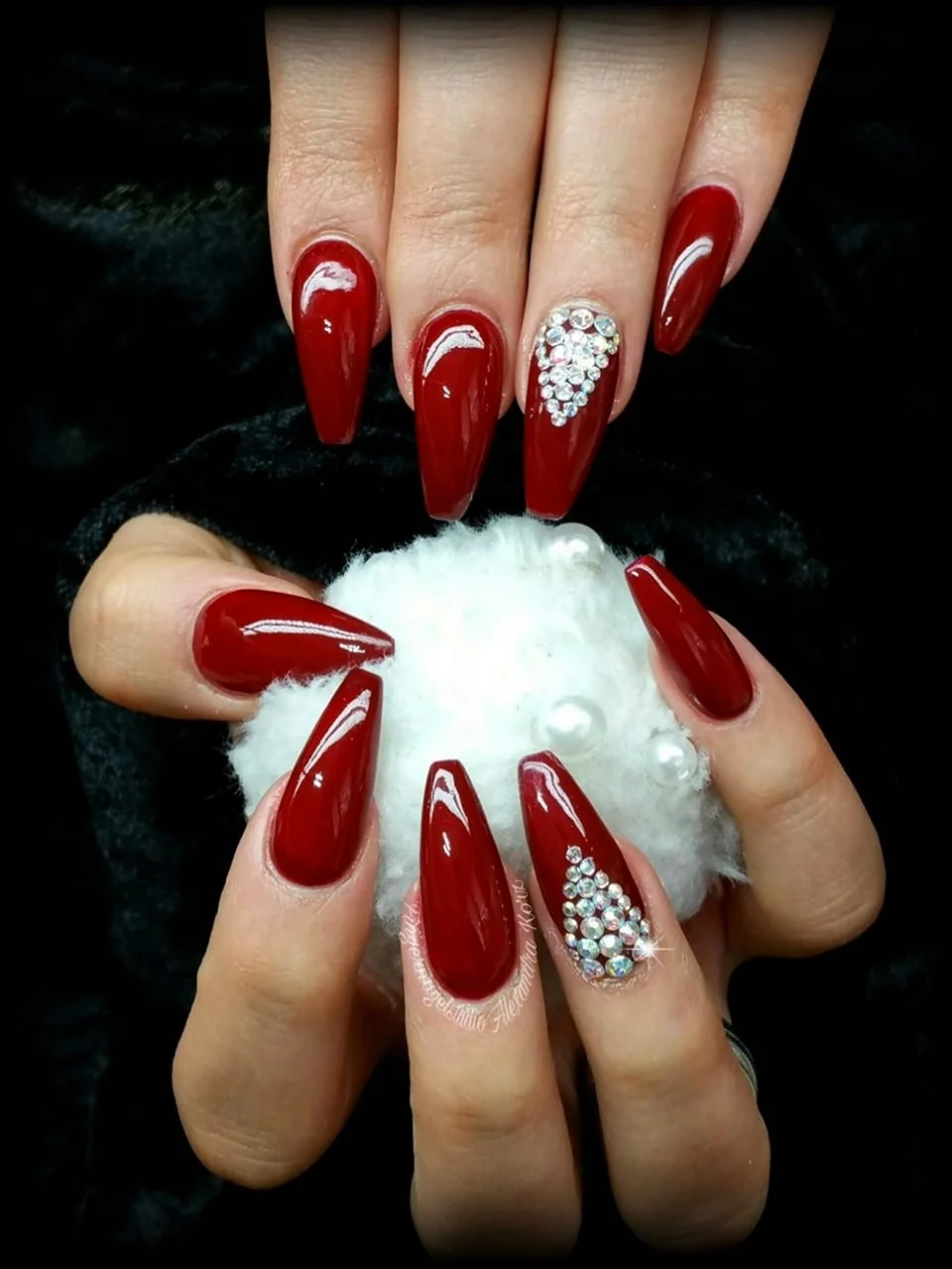 Праздничный маникюр на длинные ногти