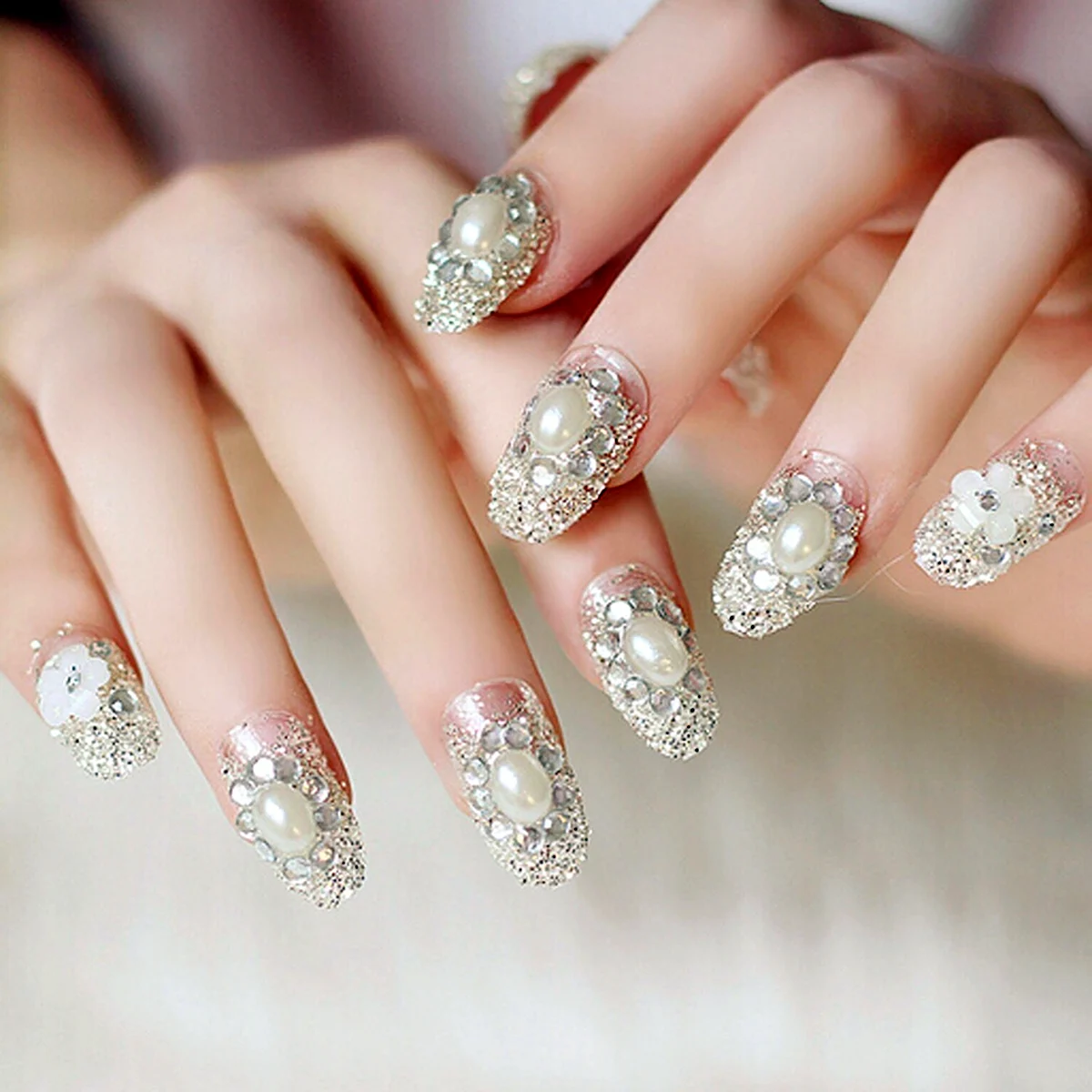 Свадебные ногти с блестками