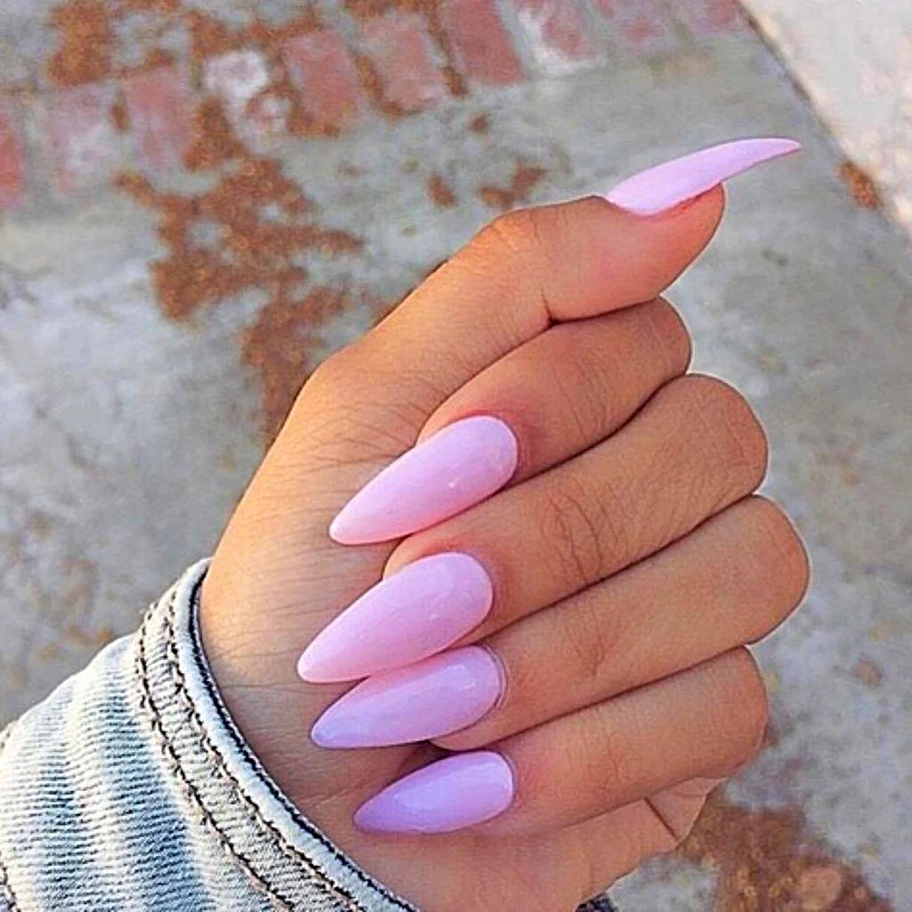 Светло розовый маникюр на длинныемногти