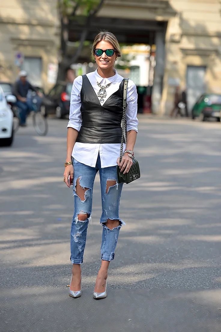 Рваные джинсы образ