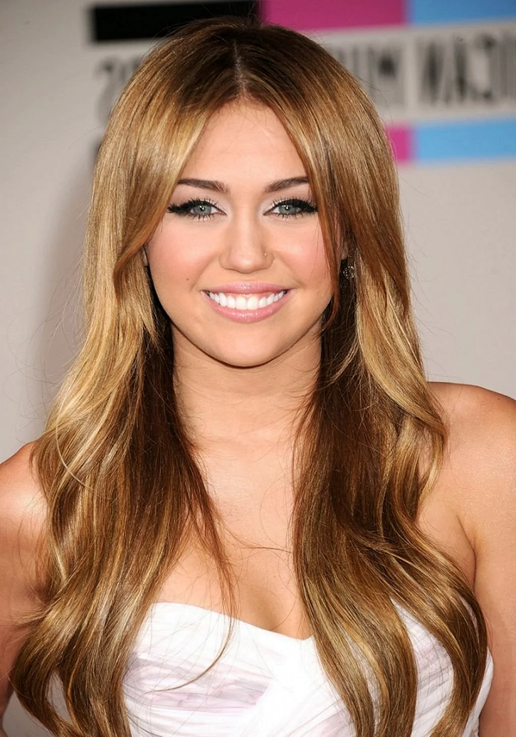 Майли Сайрус цвет волос