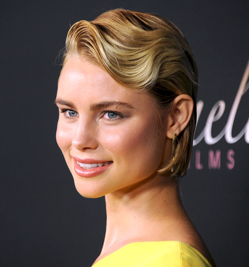 Прически на короткие волосы