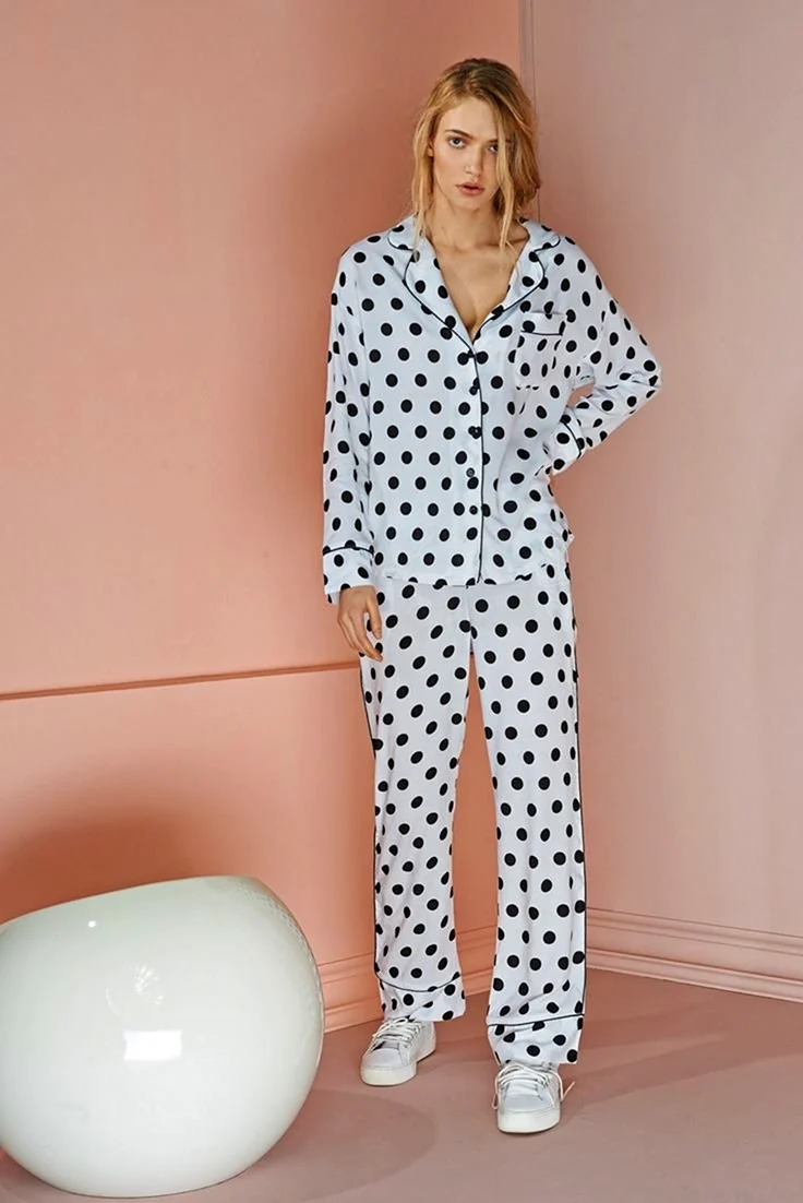 Пижама в горошек женская