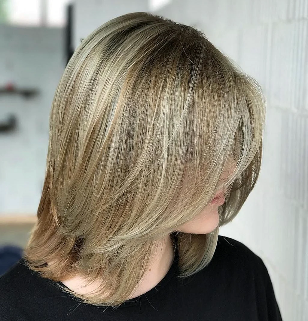 Каскад Боб на волосы до плеч