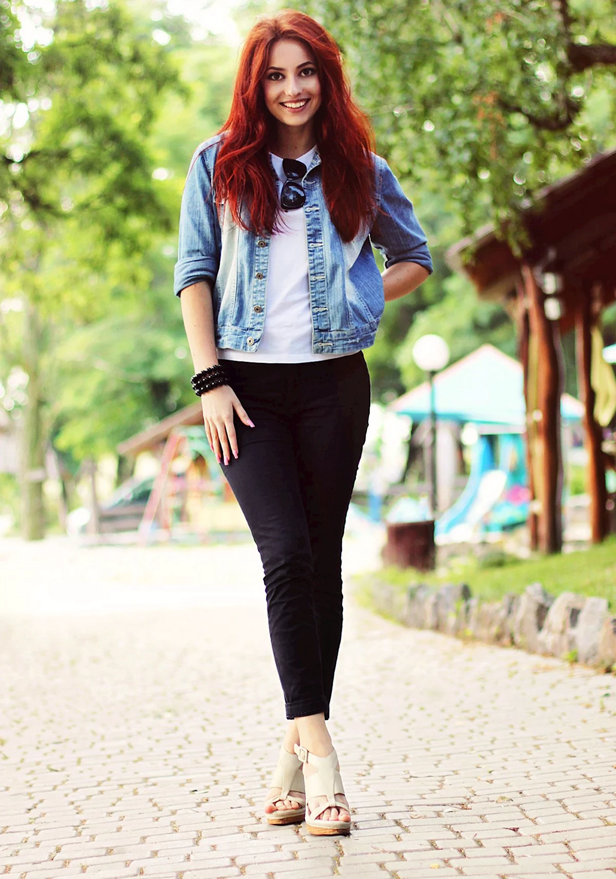 Джейн Олдридж рыжая в полный рост