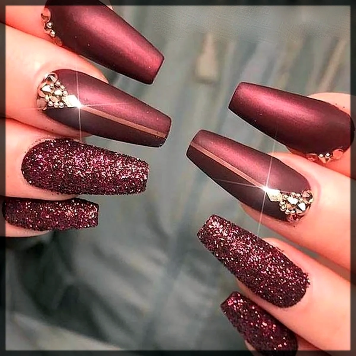 Маникюр бордовый с блеском