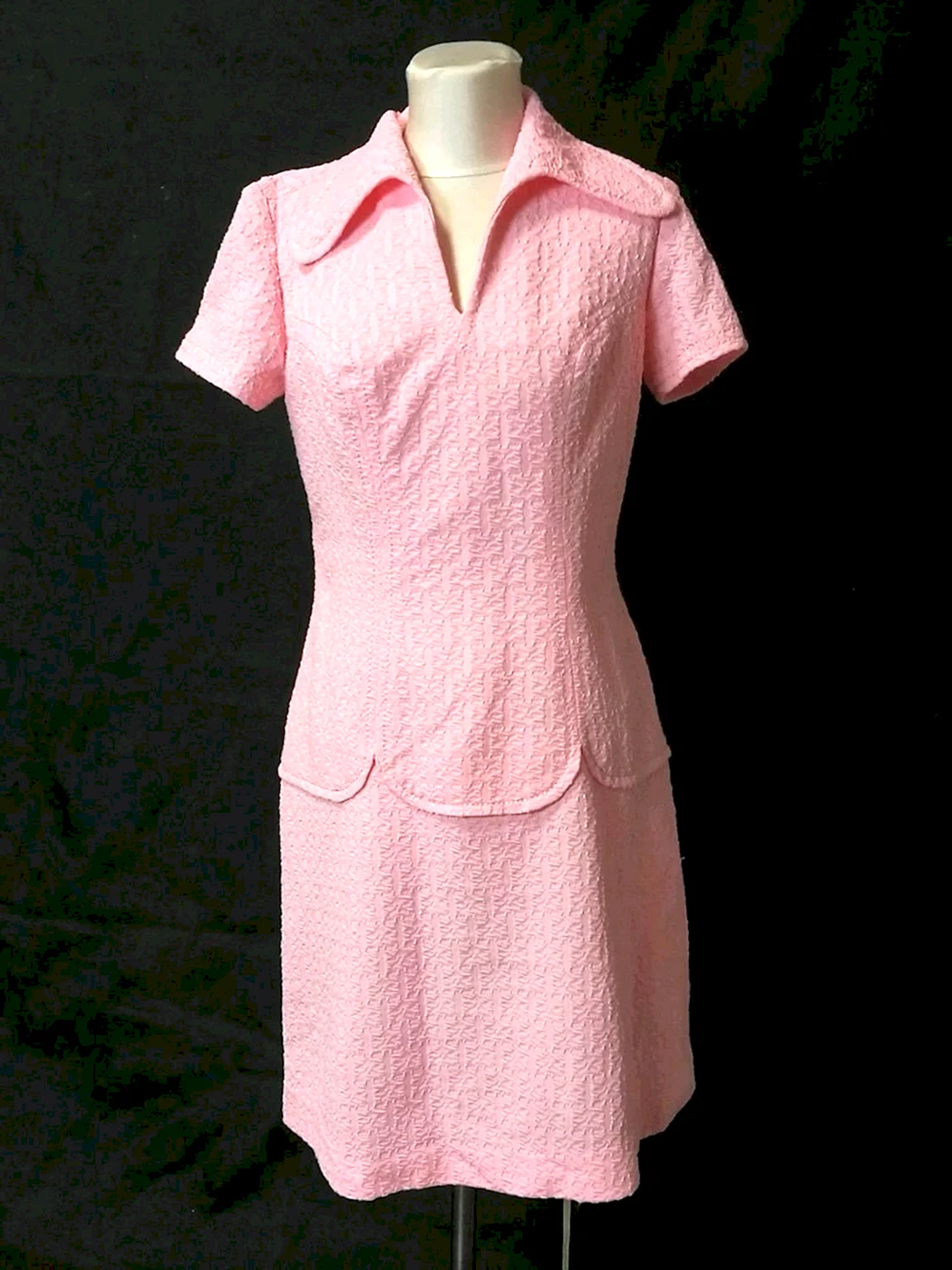 Розовое винтажное платье