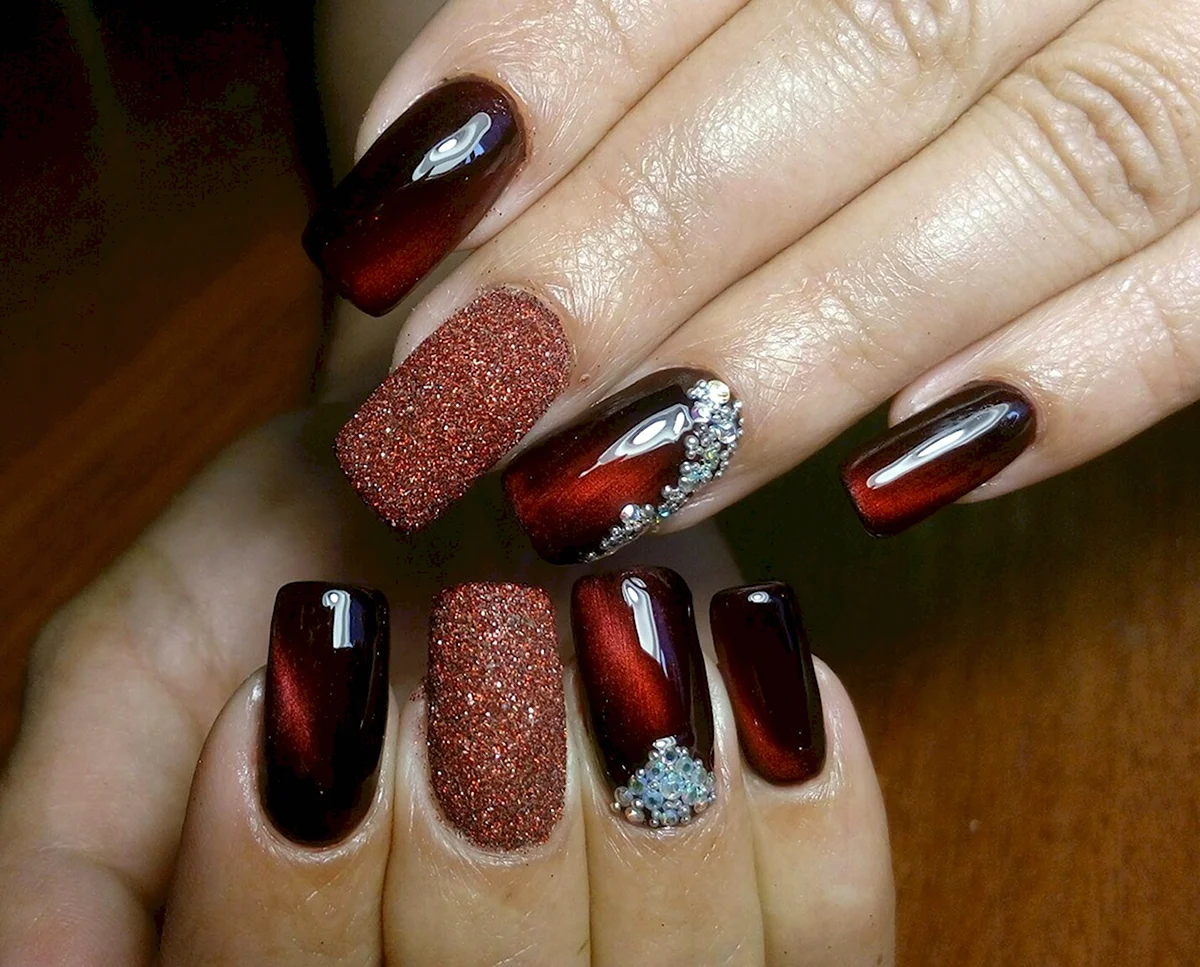 Ногти кошачий глаз с блестками