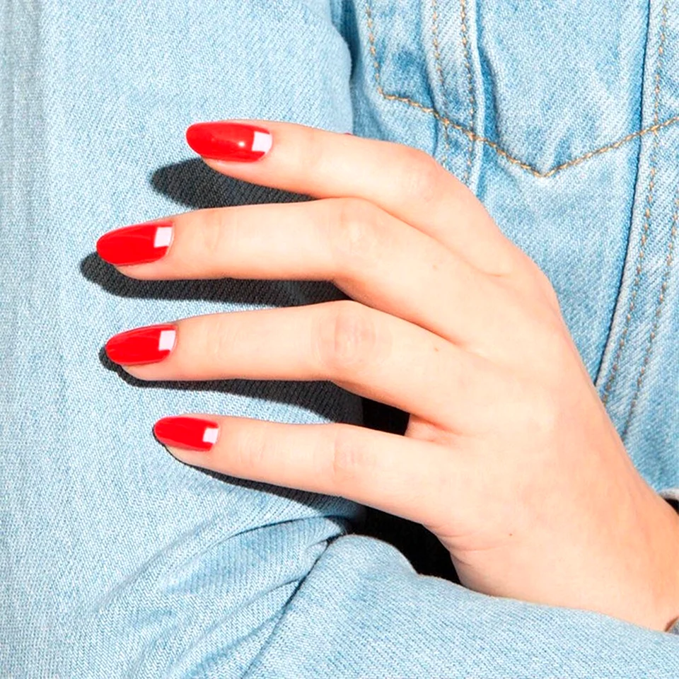 Маникюр разные оттенки красного