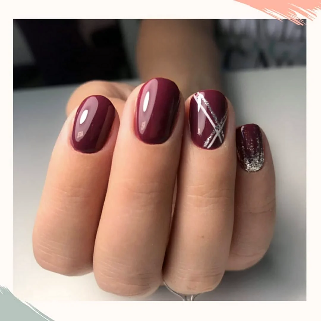 Бордовый маникюр с полосками
