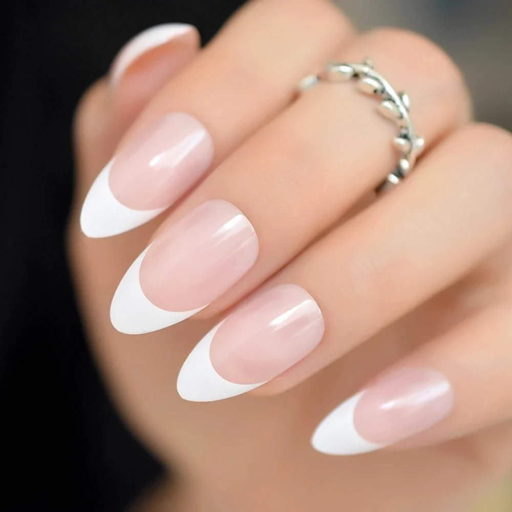 Ногти с белыми кончиками