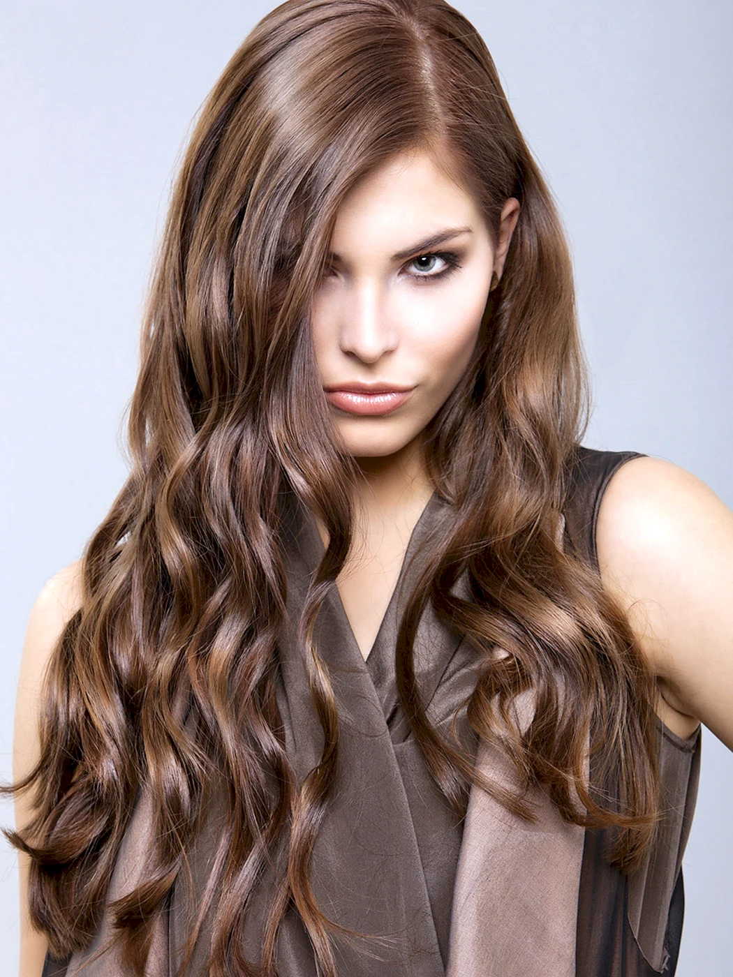 Каштановый цветтволос