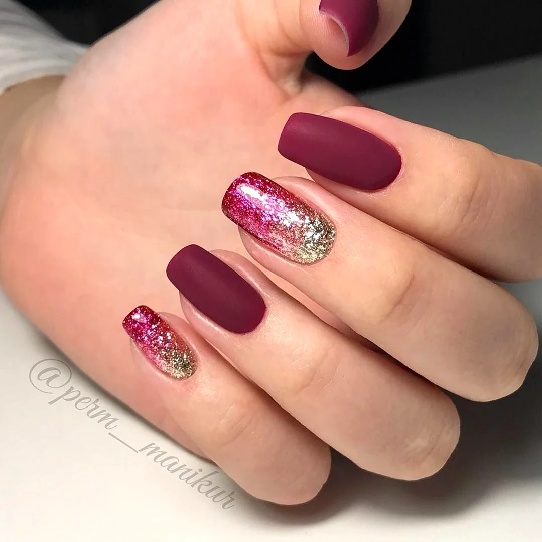Ногти бордовые с розовым