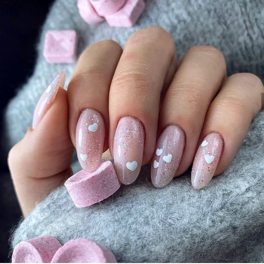 Нежно розовый маникюр