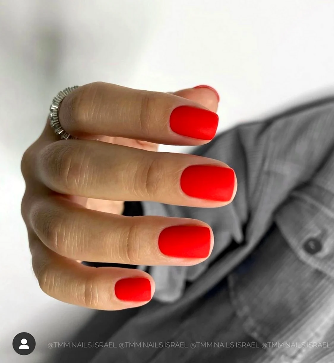 Маникюр сочетание с красным