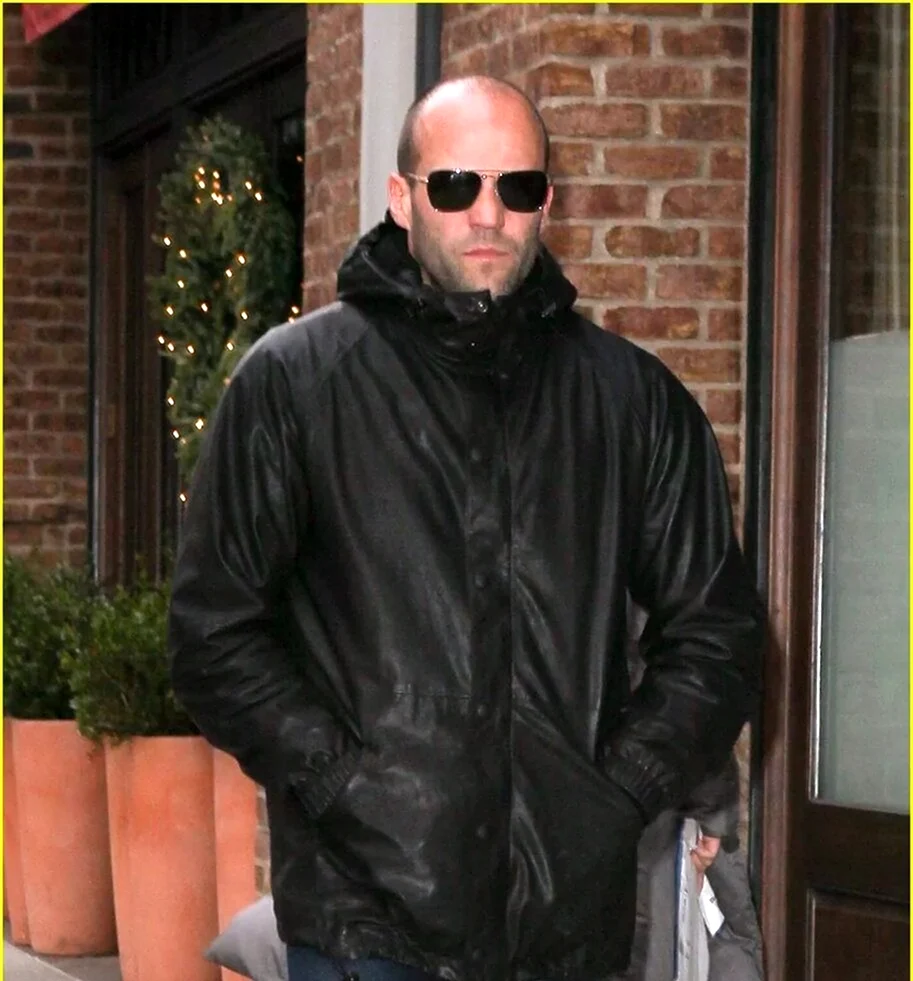 Джейсон Стэтхэм в пальто