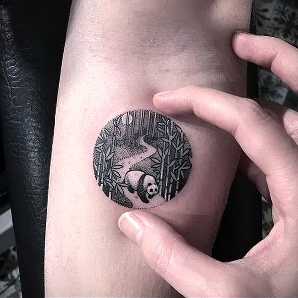 Круглые тату для мужчин