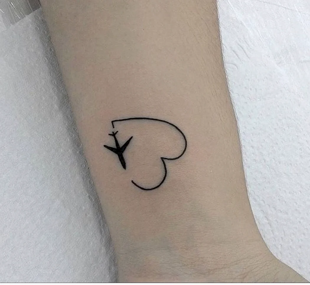 Рисунки ручкой на ноге легкие