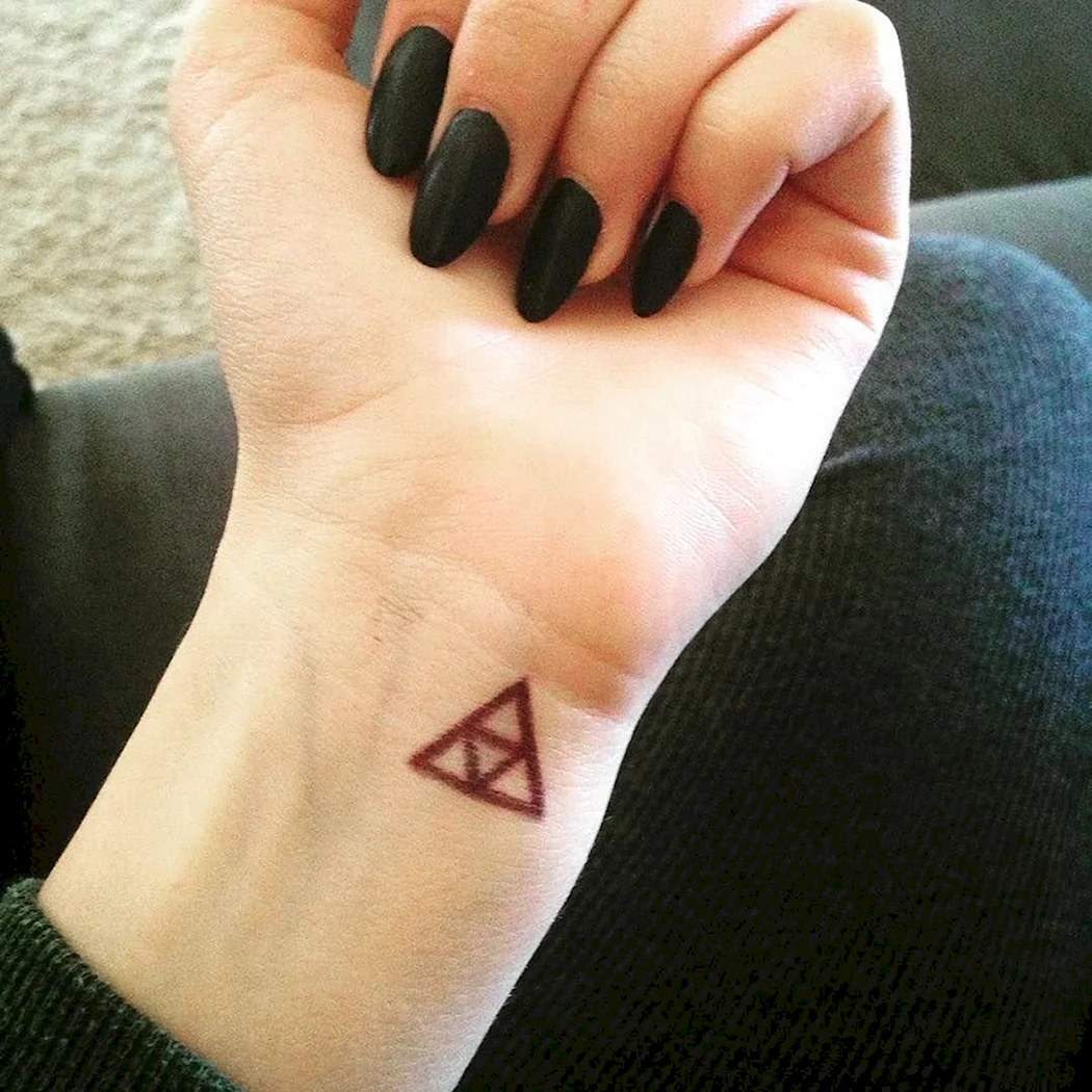 Тату на руке маленькие легкие