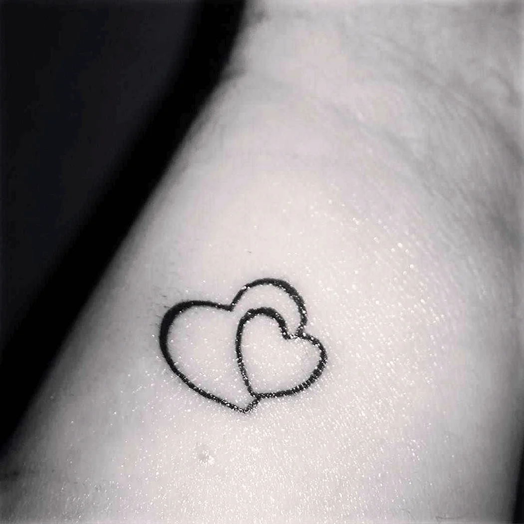 Тату для девушек легкие