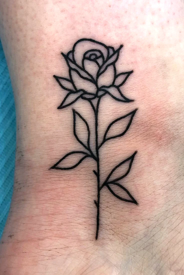 Тату роза легкая