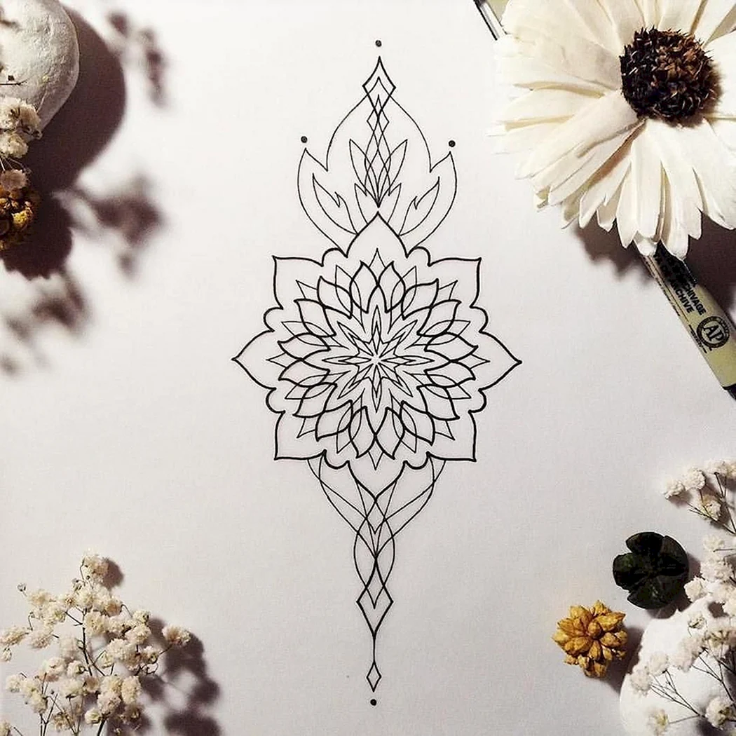 Тату Мандала вытянутая