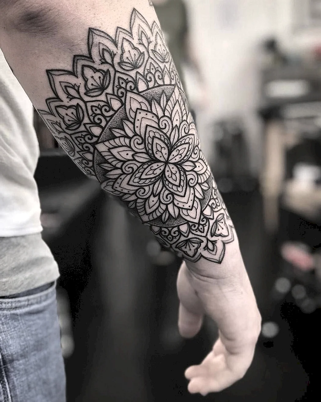 Орнаментал предплечье