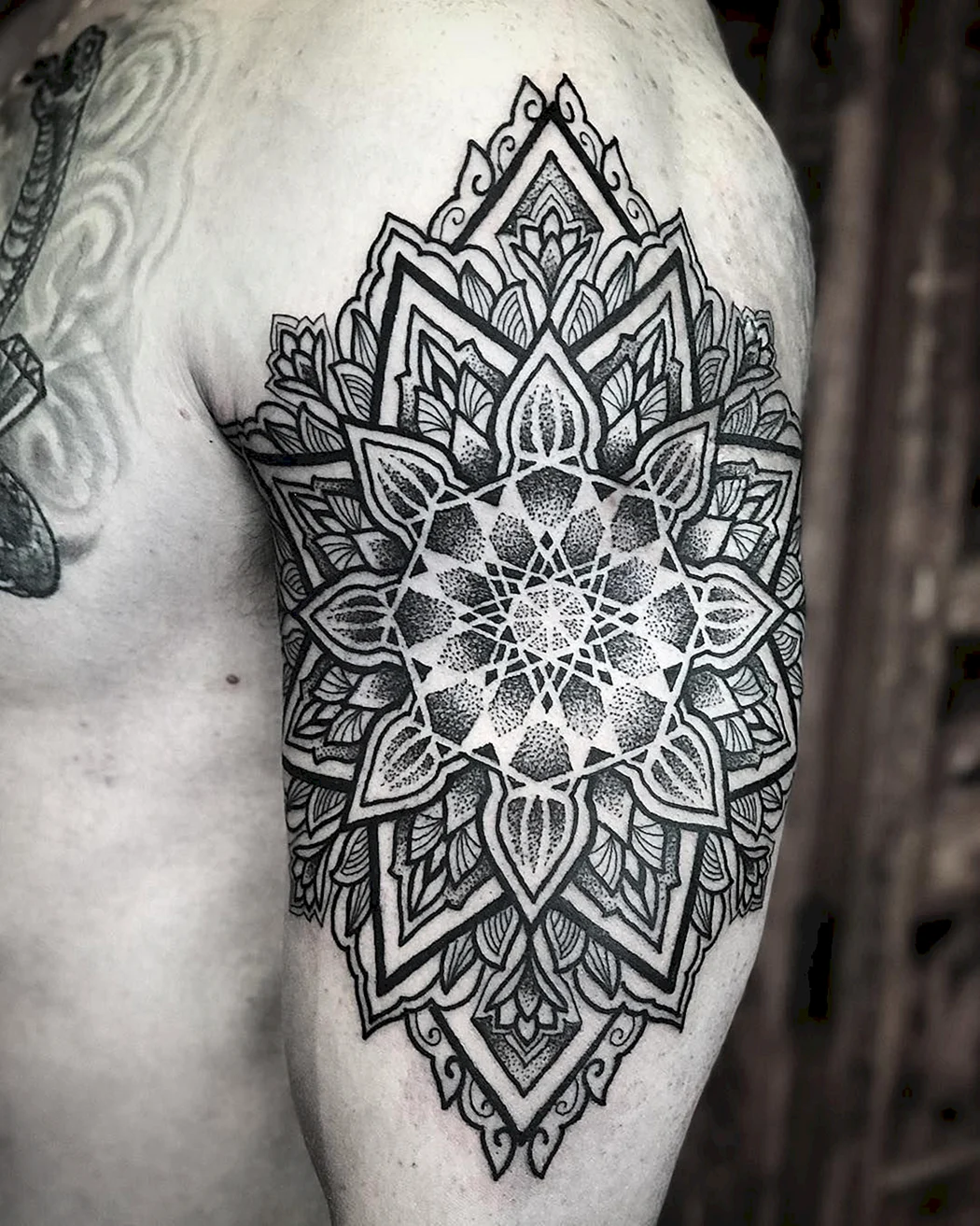 Мандала тату мужские
