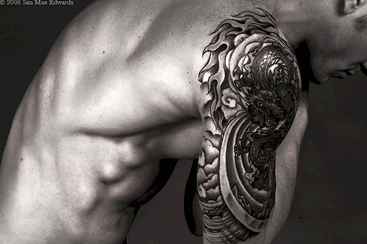 Тату на трицепсе