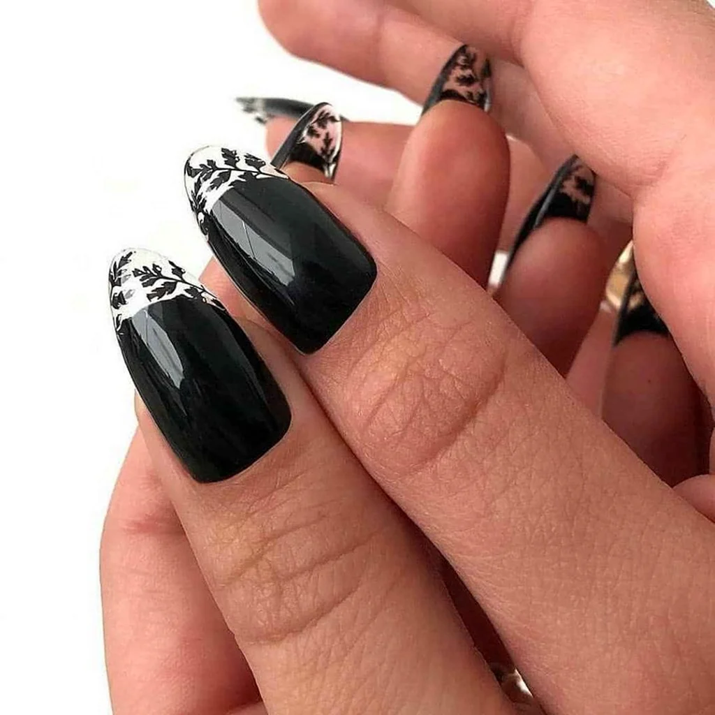 Черные прозрачные ногти