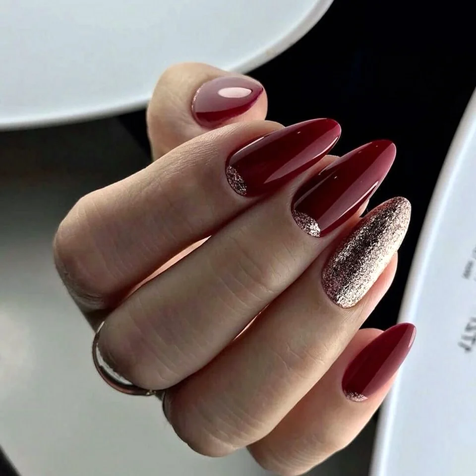 Маникюр 2022 миндаль бордо